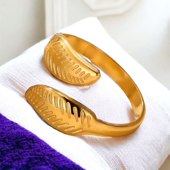 909. New 18k Gold plated Stainless Steel Double Leaf Adjustable Ring - Picture 5 of 6